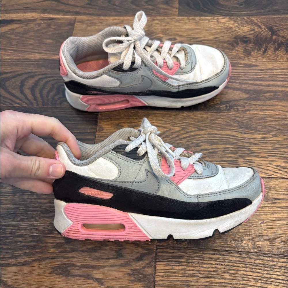 Nike Air Max 90 Sneakers